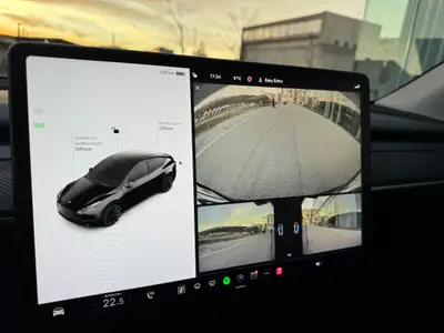Tesla Model Y RWD 2023 — SUV électrique performant, 71'000 km seulement — Miniature 15