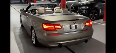 BMW 335i Cabriolet — Roadster sportif 2011, état impeccable et Apple CarPlay — Detail