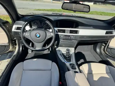 BMW 335i Cabriolet — Roadster sportif 2011, état impeccable et Apple CarPlay — Miniatur 7