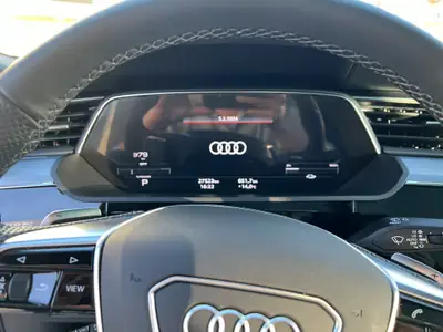 Audi e-tron 55 Sportback quattro — SUV électrique premium, 38 500 km seulement — interni