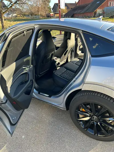 Audi e-tron 55 Sportback quattro — SUV électrique premium, 38 500 km seulement — Miniatura 9