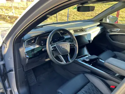 Audi e-tron 55 Sportback quattro — SUV électrique premium, 38 500 km seulement — Miniatura 14