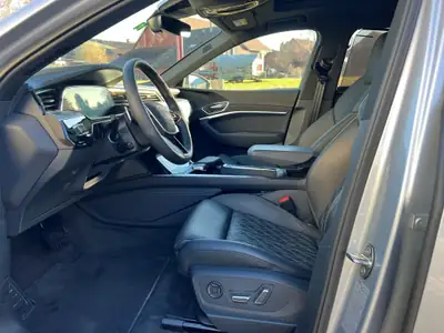 Audi e-tron 55 Sportback quattro — SUV électrique premium, 38 500 km seulement — Miniatura 13