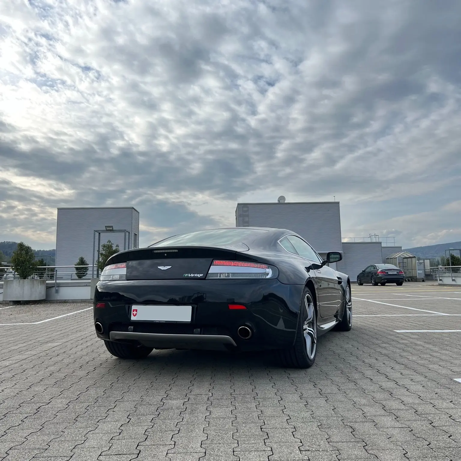 Aston Martin V8 Vantage 4.3 N400 Sportshift — Coupé sportif britannique, embrayage récent