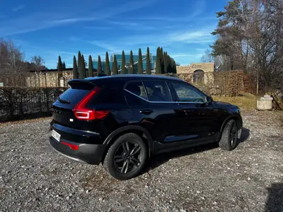 Volvo XC40 Recharge Plug-in Hybrid T4 — SUV compact hybride rechargeable, 54'000 km — côté