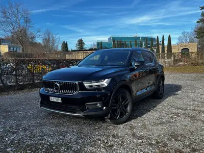 Volvo XC40 Recharge Plug-in Hybrid T4 — SUV compact hybride rechargeable, 54'000 km — vue extérieure