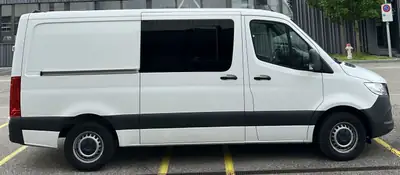 Mercedes-Benz Sprinter 311 CDI — Utilitaire robuste, faible kilométrage, 6 places — fianco