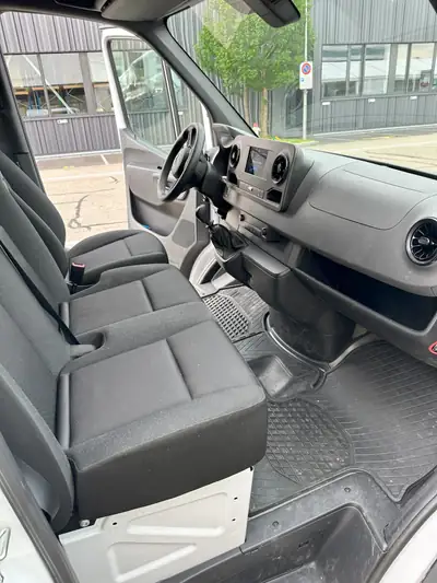 Mercedes-Benz Sprinter 311 CDI — Utilitaire robuste, faible kilométrage, 6 places — Miniatura 12