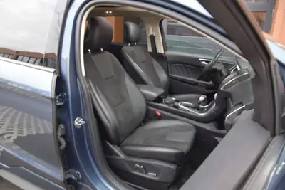 Ford Edge 2.0 TDCi ST-Line 4WD — SUV robuste diesel, toit ouvrant panoramique — Miniature 18