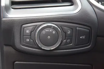 Ford Edge 2.0 TDCi ST-Line 4WD — SUV robuste diesel, toit ouvrant panoramique — Miniature 16