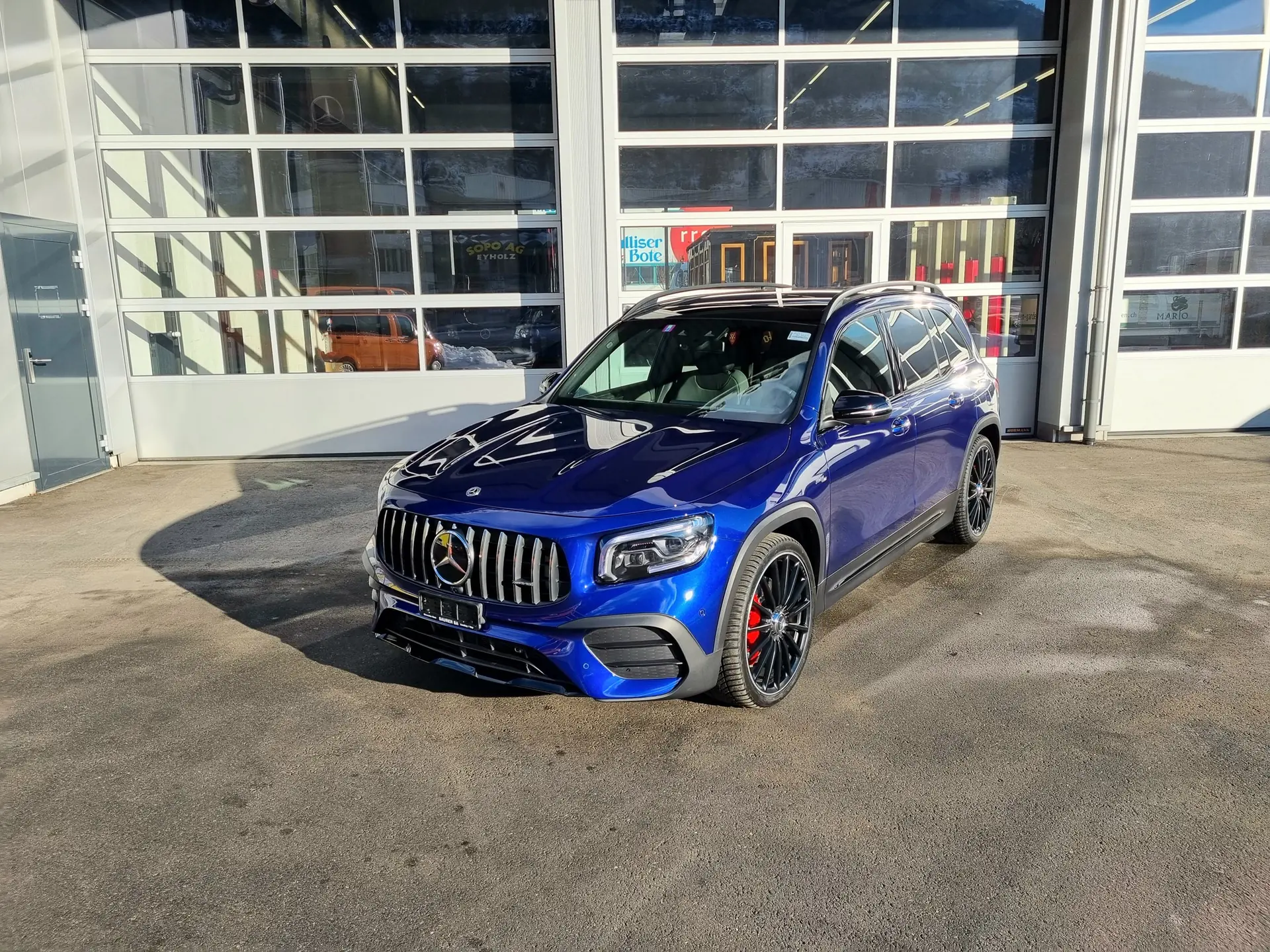 Mercedes-Benz GLB 35 AMG — SUV compact sport 7 places, 306 ch et freins neufs