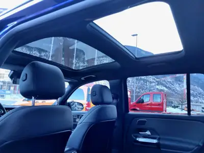 Mercedes-Benz GLB 35 AMG — SUV compact sport 7 places, 306 ch et freins neufs — Miniatur 11