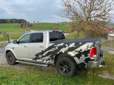Dodge Ram 1500 HEMI V8 CrewCab Laramie — Pickup musclé 400 ch, suspension pneumatique — détail
