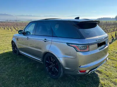 Land Rover Range Rover Sport SVR 575 ch — Performance britannique et prestige tout-terrain — Innenraum