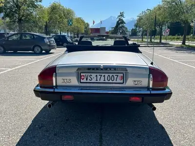 Jaguar XJ-S V12 5.3 L Convertible — Cabriolet mythique, 275 ch de prestige britannique — tableau de bord