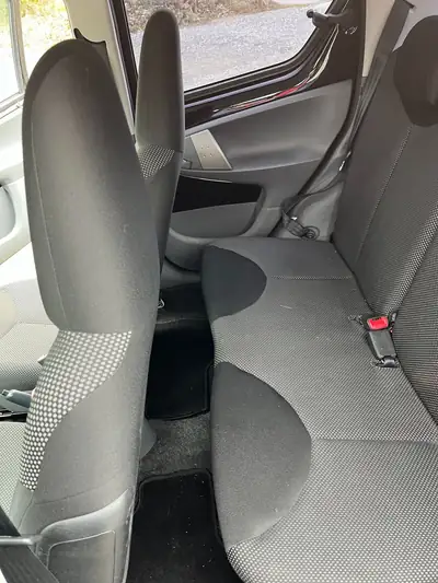 Toyota Aygo 1.0 Linea Luna 2009 — Citadine économique, fiable et compacte — arrière