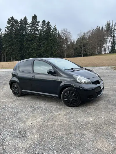 Toyota Aygo 1.0 Linea Luna 2009 — Citadine économique, fiable et compacte — intérieur