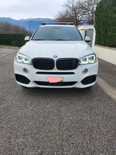 BMW X5 xDrive 40d Steptronic — SUV premium diesel, 156 000 km, sans sinistre — intérieur
