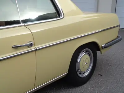 Mercedes-Benz 280 CE — Coupé classique 1973, motorisation 185 ch, première main — Miniature 12