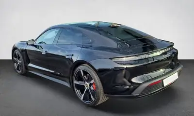 Porsche Taycan 4S — Berline électrique haute performance, 31'000 km seulement — côté