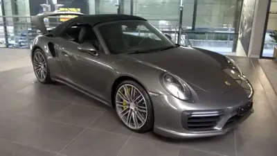 Porsche 911 Turbo S Cabrio PDK — Supercar décapotable, 580 ch et garantie jusqu'à 2028 — dashboard