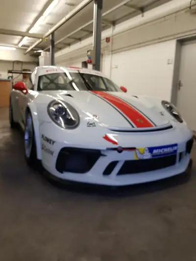 Porsche 911 GT3 Cup 991.2 — Légendaire voiture de course, kilométrage exceptionnel — côté
