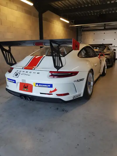 Porsche 911 GT3 Cup 991.2 — Légendaire voiture de course, kilométrage exceptionnel — Miniature 7