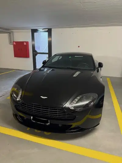 Aston Martin V8 Vantage 4.7 S — Coupé sportif britannique, 437 ch et seulement 16'500 km — cruscotto
