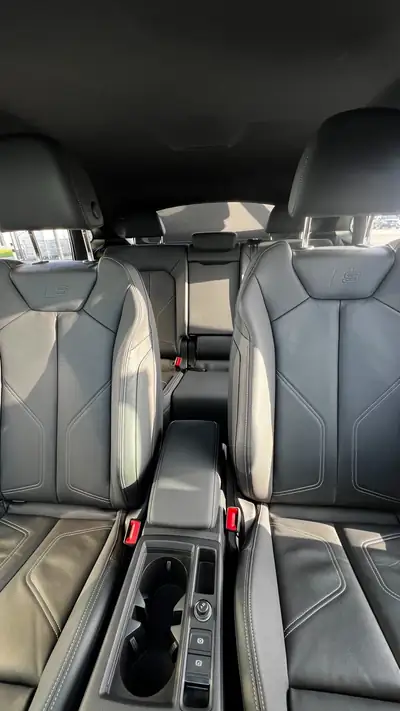 Audi Q3 Sportback 40 TDI S line — SUV coupé diesel, 32 000 km seulement — interni