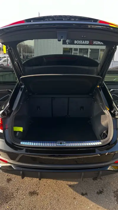 Audi Q3 Sportback 40 TDI S line — SUV coupé diesel, 32 000 km seulement — Miniatura 11