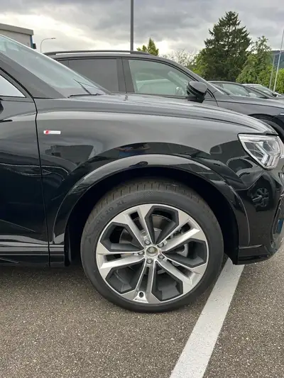 Audi Q3 Sportback 40 TDI S line — SUV coupé diesel, 32 000 km seulement — Miniatura 15