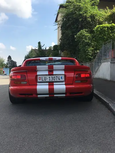 Dodge Viper RT-10 1994 — Légende américaine décapotable, 580 ch purs — cruscotto