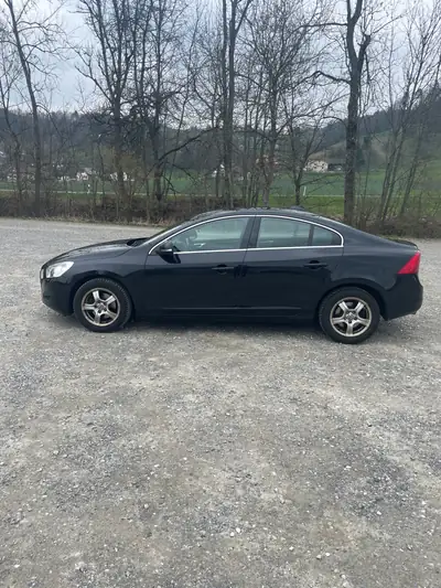 Volvo S60 D4 2013 — Berline de prestige diesel, 216 000 km, sans sinistre — Heckansicht