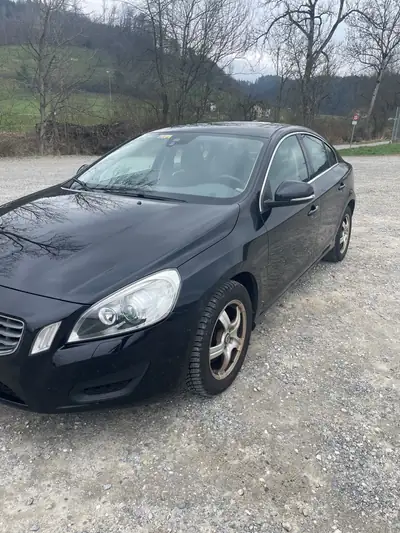 Volvo S60 D4 2013 — Berline de prestige diesel, 216 000 km, sans sinistre — Seitenansicht