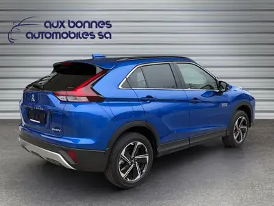 Mitsubishi Eclipse Cross 2.4 PHEV — SUV hybride rechargeable 4WD, 3 700 km seulement — intérieur