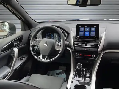 Mitsubishi Eclipse Cross 2.4 PHEV — SUV hybride rechargeable 4WD, 3 700 km seulement — Miniature 10