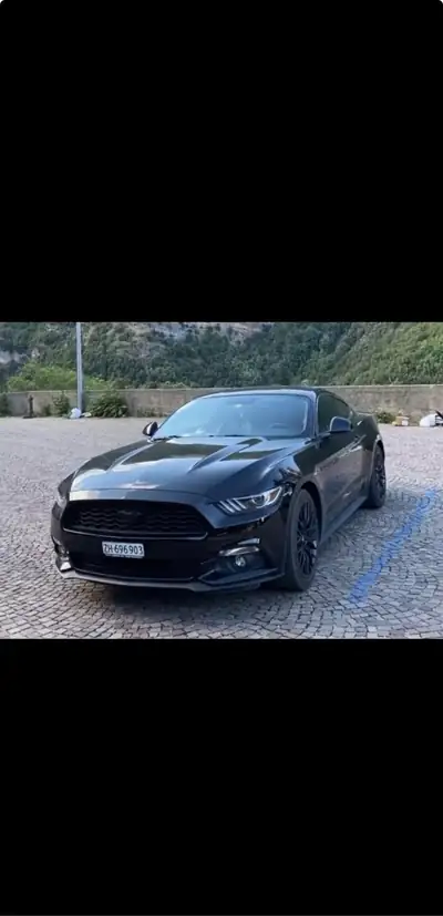 Ford Mustang Fastback 2.3 — Coupé Muscle iconique, échappement REMUS sportif — vue extérieure