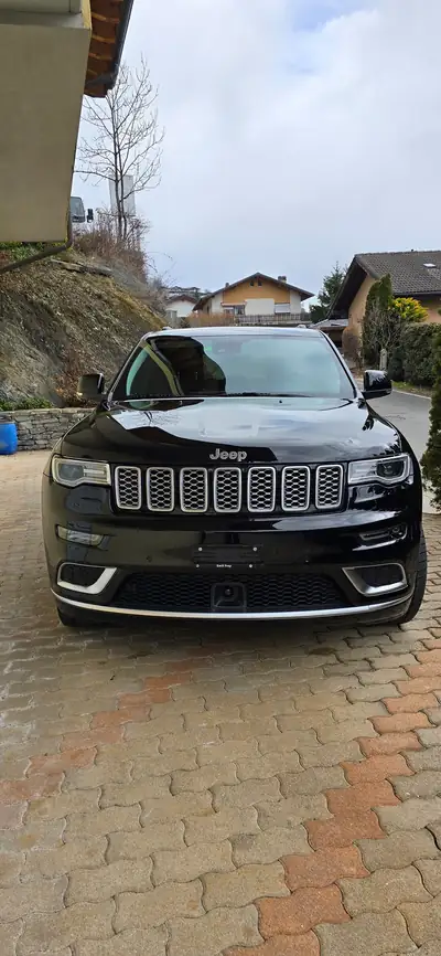 Jeep Grand Cherokee 3.0 CRD Summit — SUV premium diesel, 72'000 km seulement — vista esterna