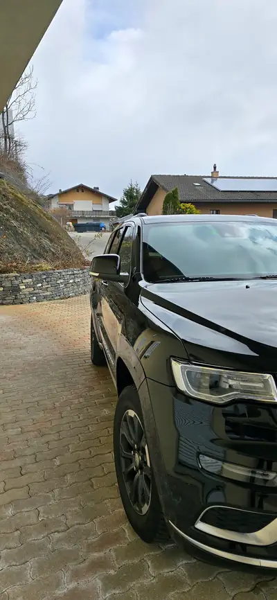 Jeep Grand Cherokee 3.0 CRD Summit — SUV premium diesel, 72'000 km seulement — vista posteriore