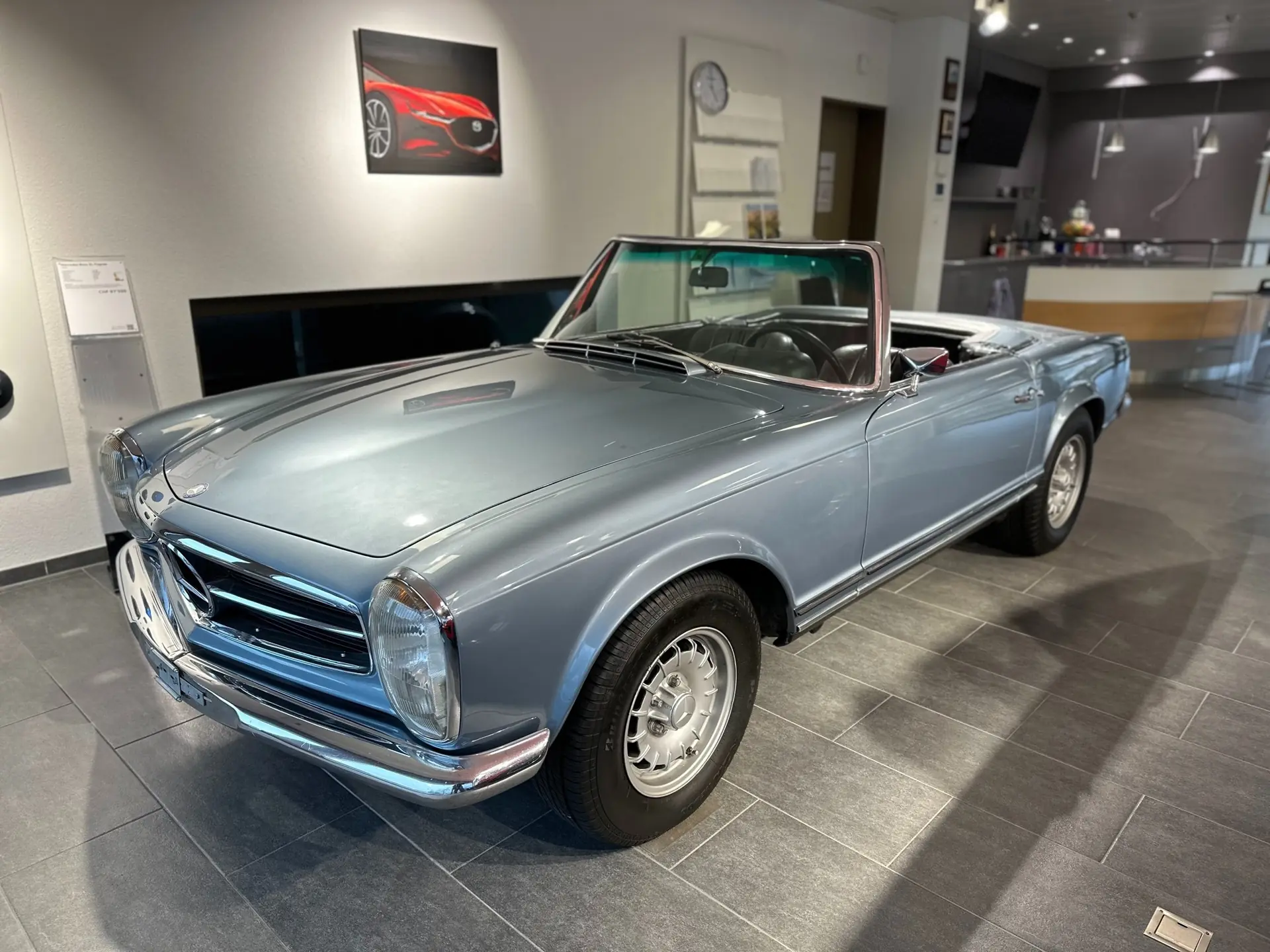 Mercedes-Benz SL 280 Pagode 1969 — Chef-d'œuvre cabriolet vintage, contrôle technique frais — vue extérieure