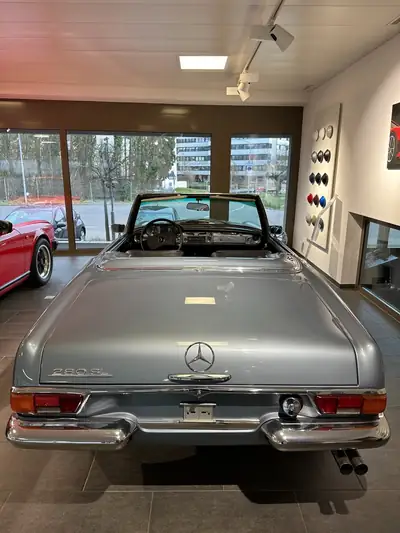 Mercedes-Benz SL 280 Pagode 1969 — Chef-d'œuvre cabriolet vintage, contrôle technique frais — Miniature 12