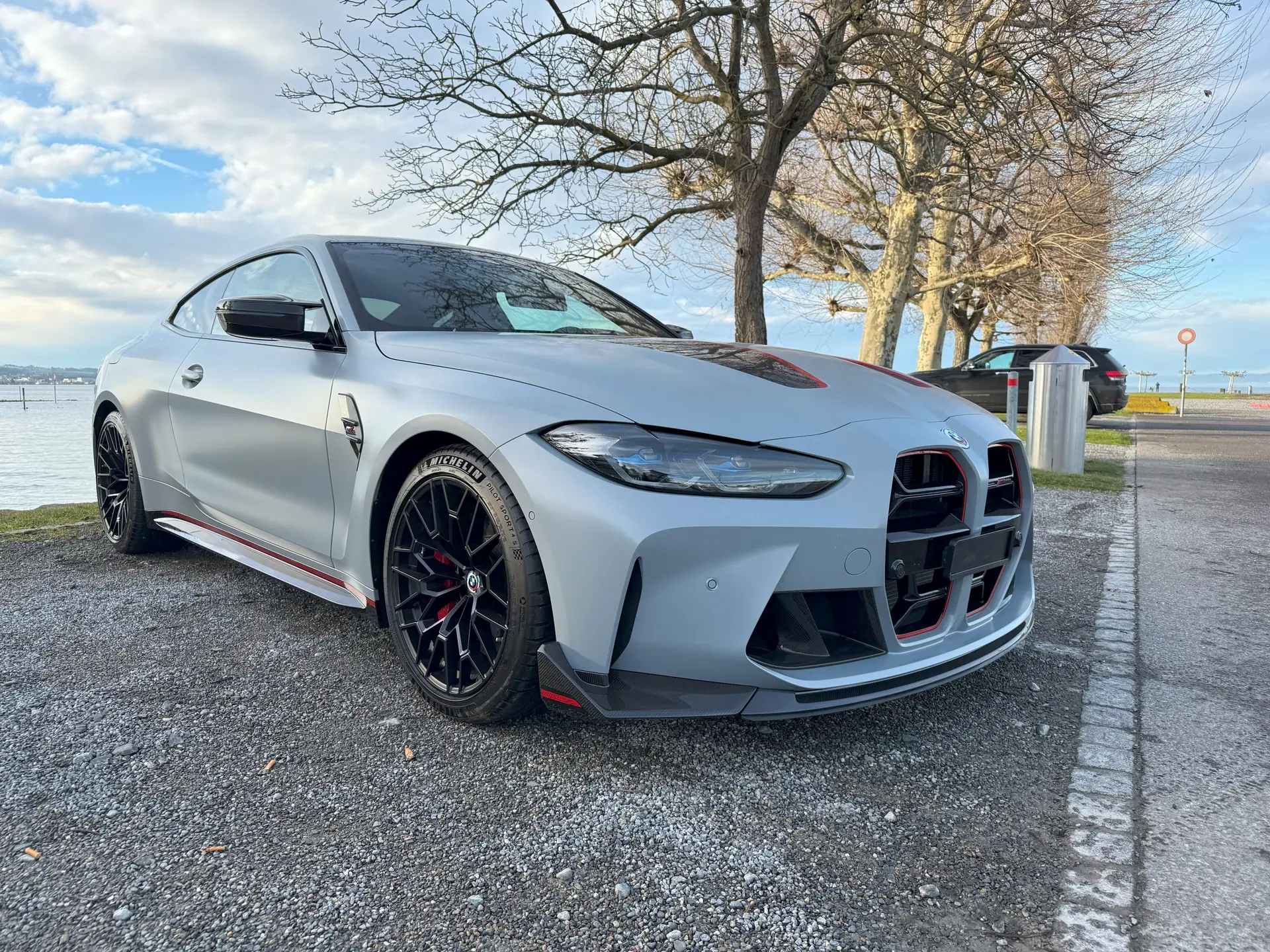 BMW M4 CSL Coupé 2022 — Performance extrême, seulement 1750 km, finition Frozen Brooklyn Grey