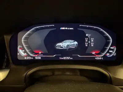 BMW M4 CSL Coupé 2022 — Performance extrême, seulement 1750 km, finition Frozen Brooklyn Grey — Miniatura 9