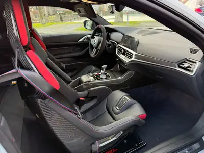 BMW M4 CSL Coupé 2022 — Performance extrême, seulement 1750 km, finition Frozen Brooklyn Grey — Miniatura 7