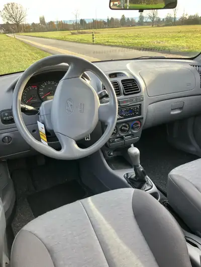 Hyundai Accent 1.6 GLS — Citadine fiable, 46'000 km, sans accident — tableau de bord