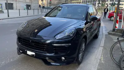 Porsche Cayenne S E-Hybrid — SUV haute performance, hybride rechargeable, 155'000 km — rear view