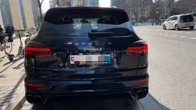 Porsche Cayenne S E-Hybrid — SUV haute performance, hybride rechargeable, 155'000 km — detail