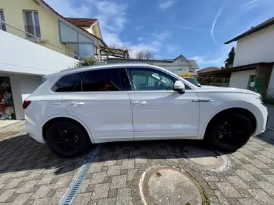 VW Touareg 3.0 TDI R Line — SUV premium diesel, 31 400 km seulement — détail