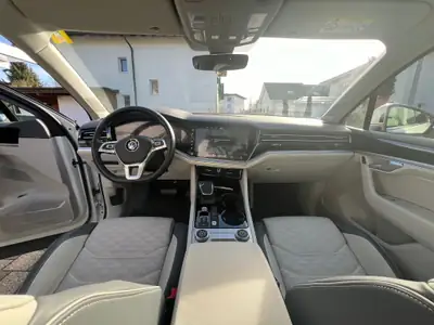 VW Touareg 3.0 TDI R Line — SUV premium diesel, 31 400 km seulement — Miniature 9