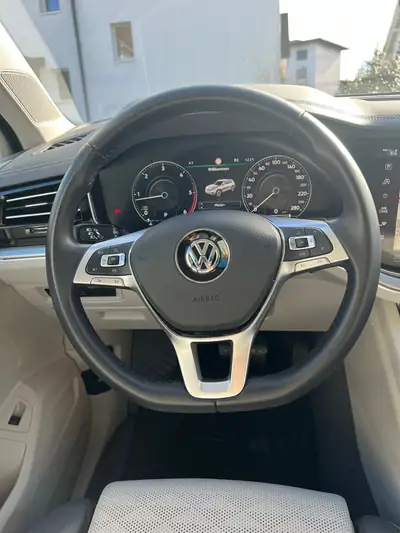 VW Touareg 3.0 TDI R Line — SUV premium diesel, 31 400 km seulement — Miniature 12